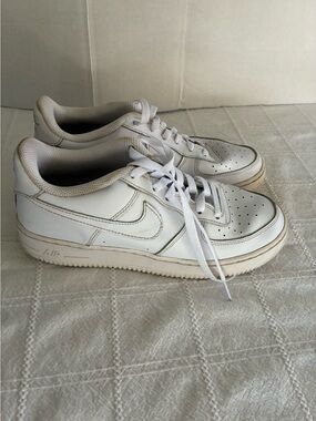 Nike Air Force 1 Low '07 “Triple White" Sneakers Size 6Y Size 7.5 Women’s
